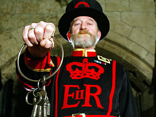 Chief Yeoman Warder with The Keys