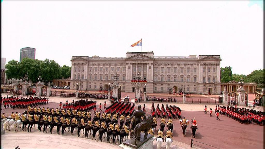 Guards marching past outside the Palace